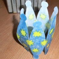 Weihnachtsbaumkugel kleben